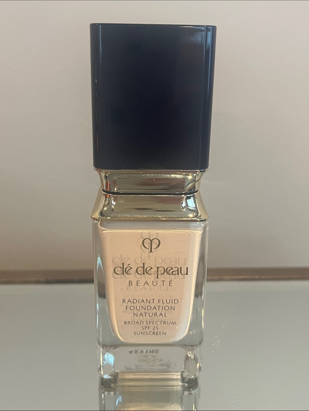Radiant Fluid Foundation - Natural (Beige)
